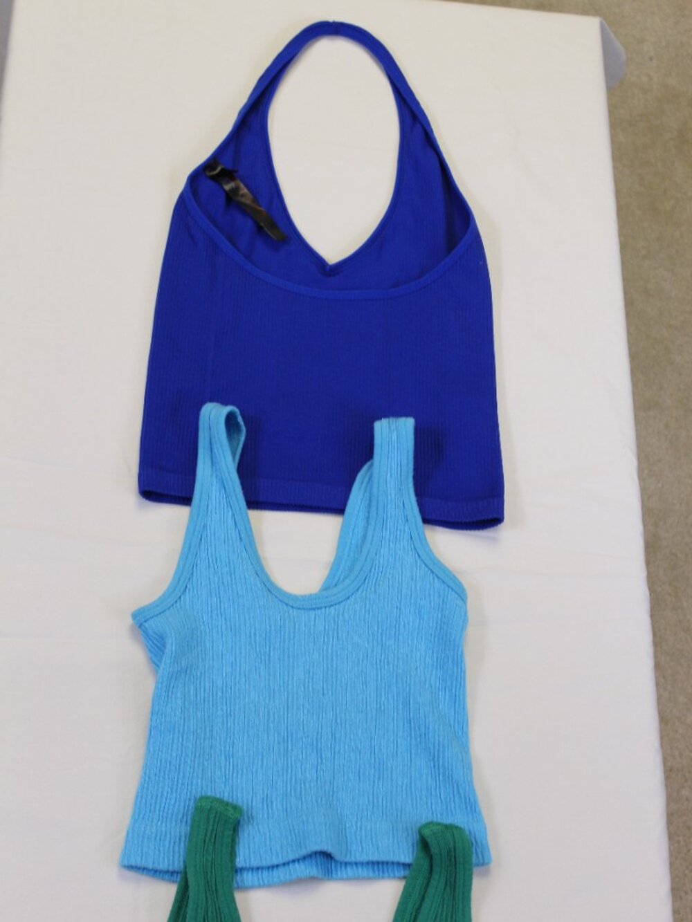 Out From Under UO Cropped Tank Bundle S Ribbed V Neck Halter Y2K - Picture 11 of 11